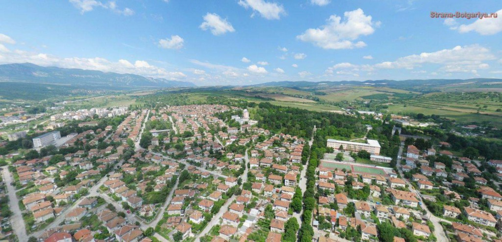 Панорама города Мездра
